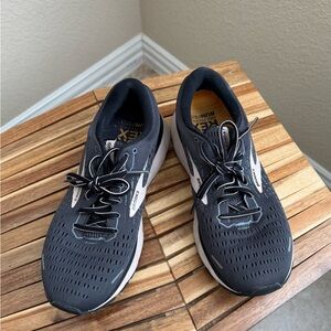 Brooks Grey w/ blush pink Athletic Shoes